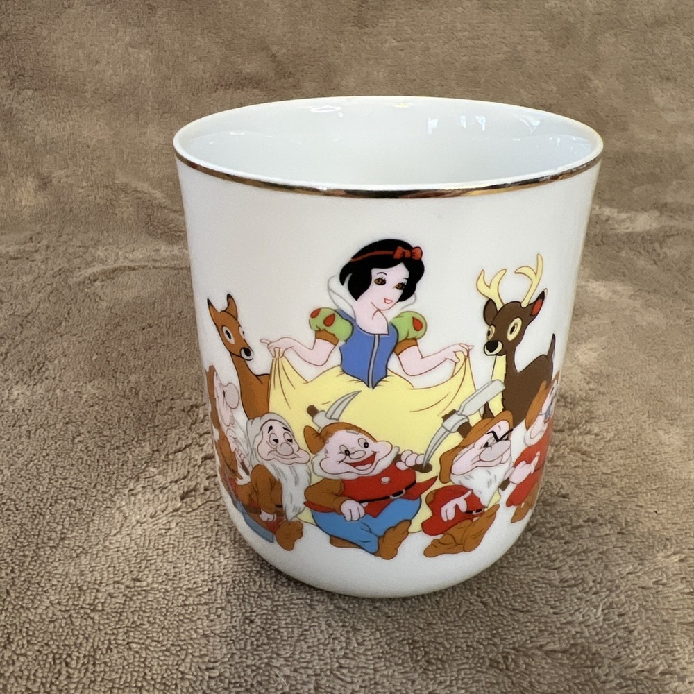 Walt Disney Snow White Seven Dwarfs‎ Cup Mug Coffee Japan Gold Rim Disney World